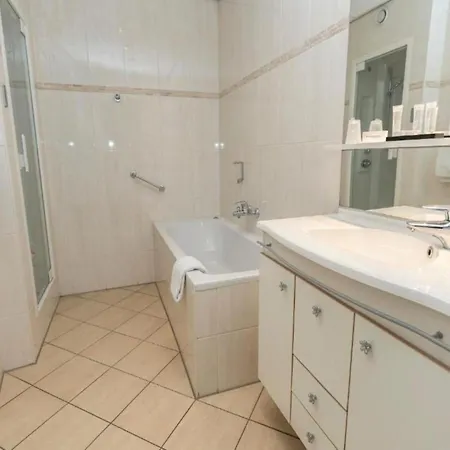 Amicable For 2 Holiday home *